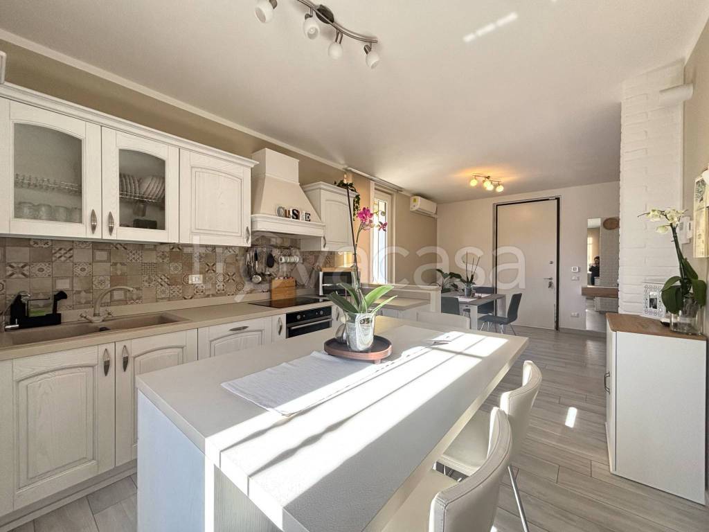 casa indipendente in vendita a Chignolo Po