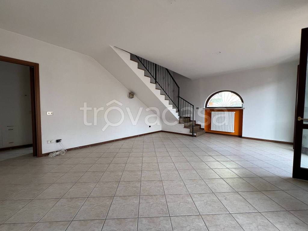 casa indipendente in vendita a Chignolo Po