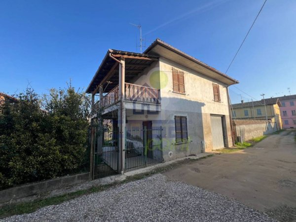 casa indipendente in vendita a Chignolo Po