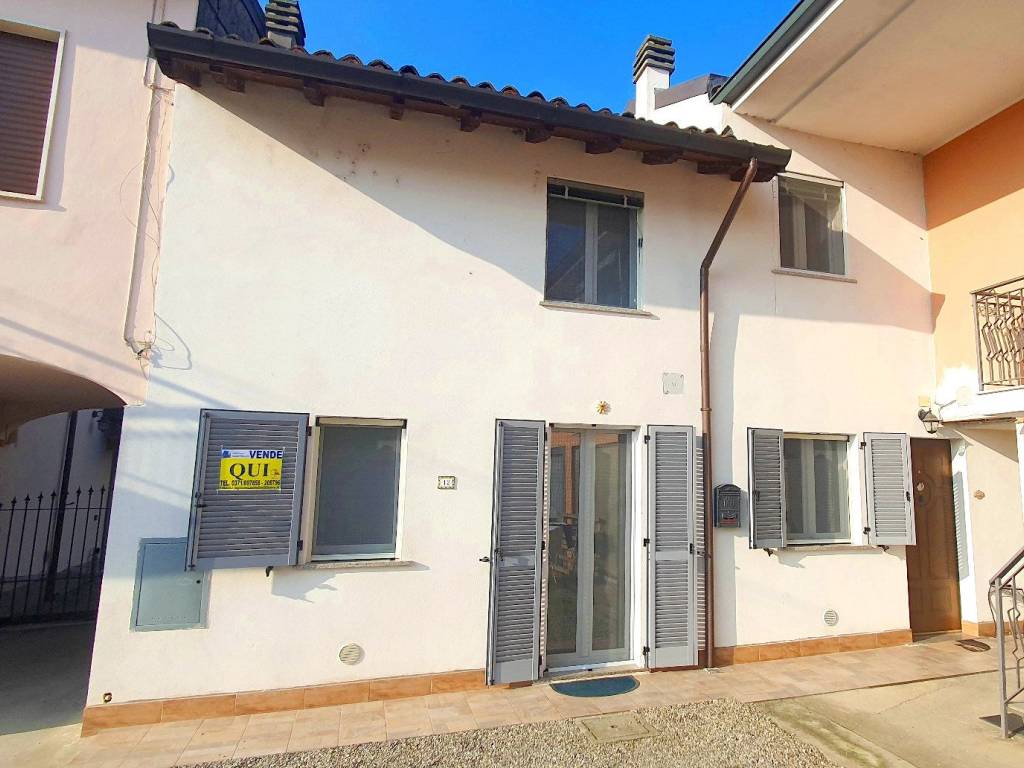 casa indipendente in vendita a Chignolo Po