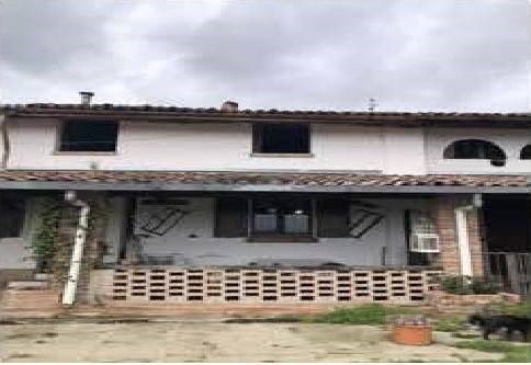 casa indipendente in vendita a Chignolo Po in zona Lambrinia