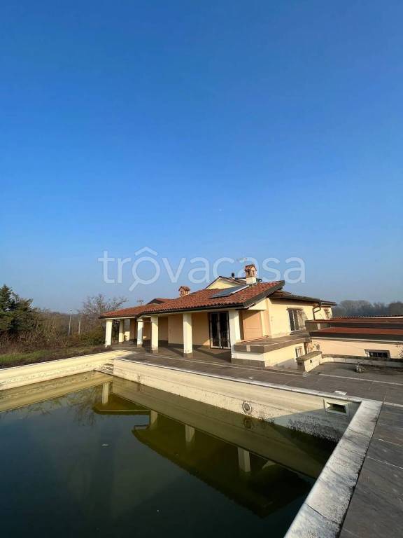 casa indipendente in vendita a Chignolo Po