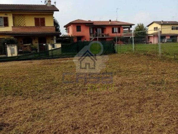 terreno edificabile in vendita a Chignolo Po in zona Lambrinia