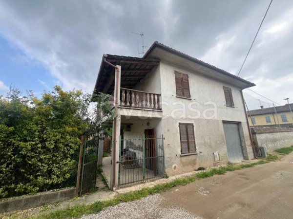 casa indipendente in vendita a Chignolo Po