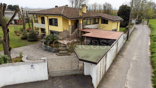 casa indipendente in vendita a Chignolo Po