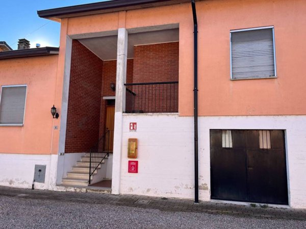 casa indipendente in vendita a Chignolo Po