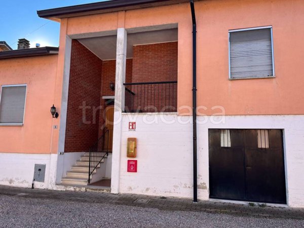 casa indipendente in vendita a Chignolo Po