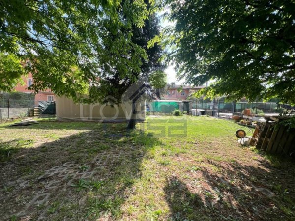 terreno edificabile in vendita a Chignolo Po