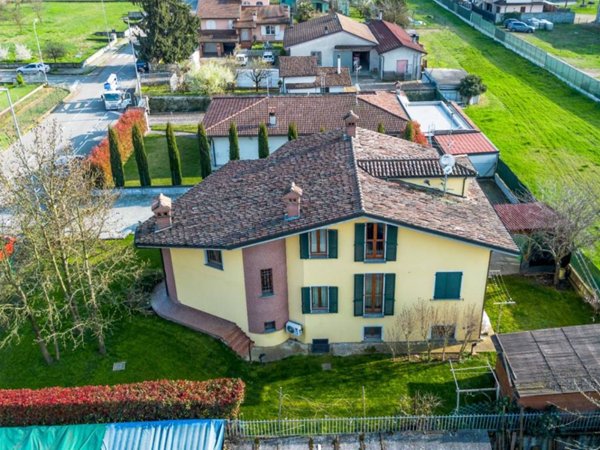 casa indipendente in vendita a Chignolo Po