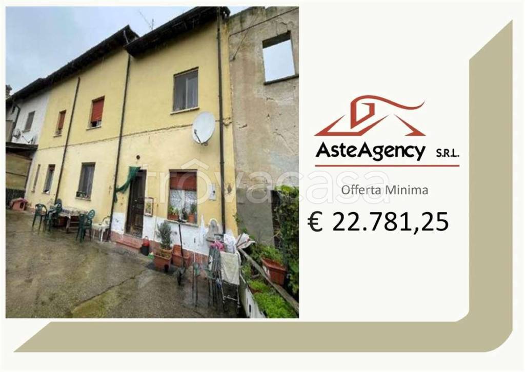 casa indipendente in vendita a Chignolo Po in zona Cantonale