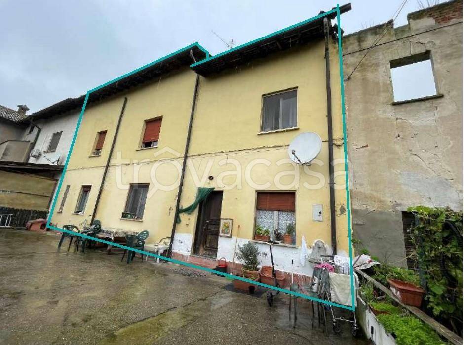 trivano in vendita a Chignolo Po in zona Cantonale