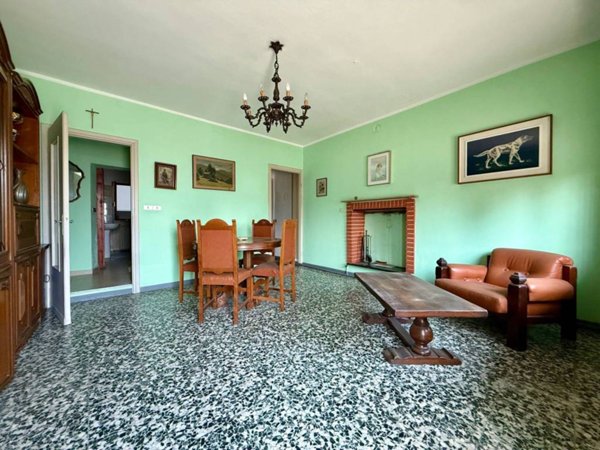 casa indipendente in vendita a Chignolo Po in zona Lambrinia