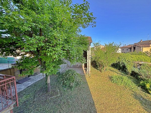 casa indipendente in vendita a Chignolo Po
