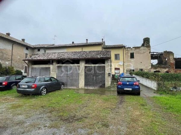 appartamento in vendita a Chignolo Po in zona Cantonale