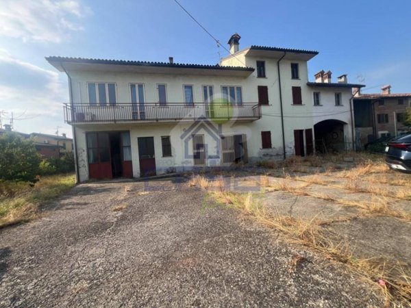 casa indipendente in vendita a Chignolo Po in zona Alberone