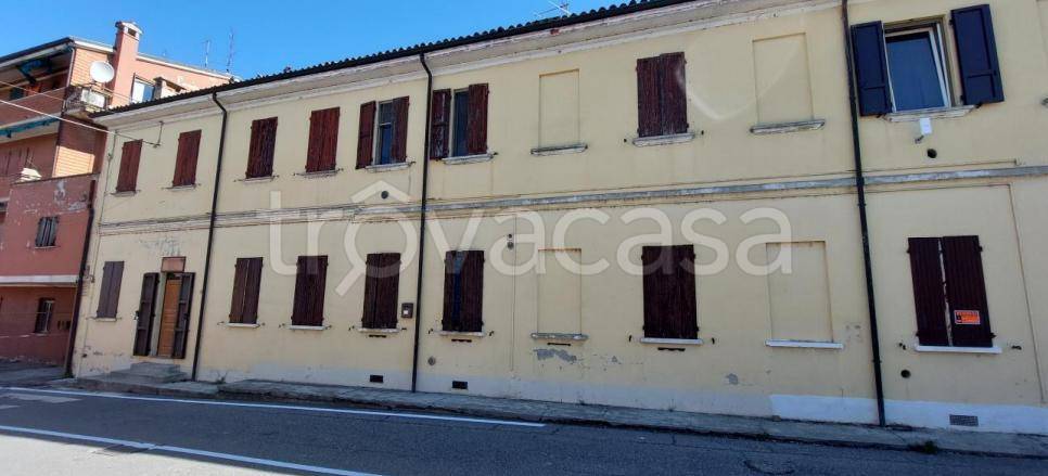appartamento in vendita a Chignolo Po in zona Lambrinia