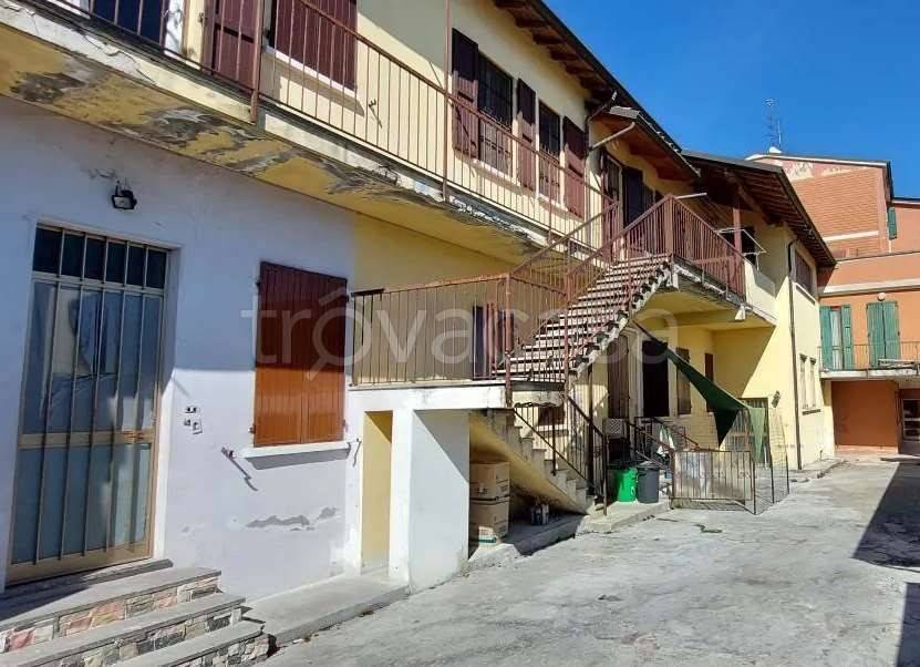 appartamento in vendita a Chignolo Po in zona Lambrinia