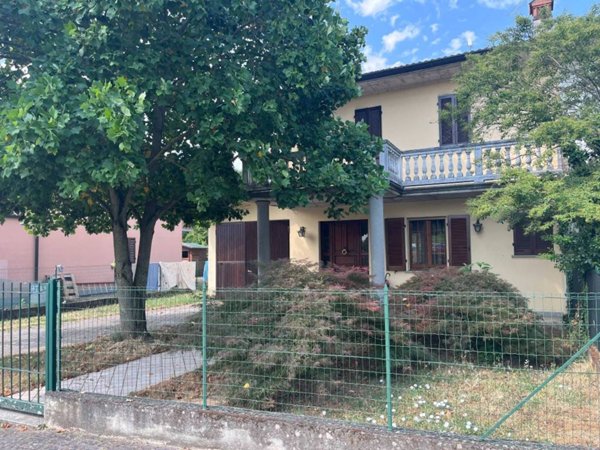 casa indipendente in vendita a Chignolo Po