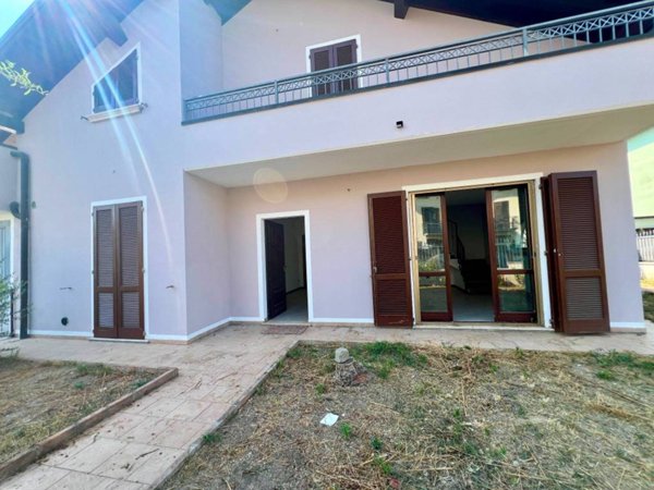 casa indipendente in vendita a Chignolo Po