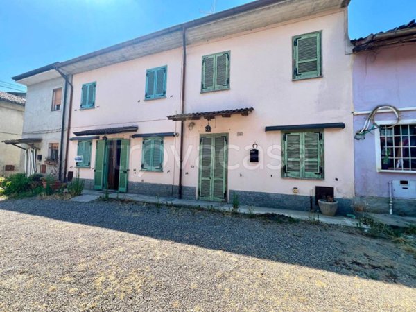 casa indipendente in vendita a Chignolo Po in zona Lambrinia