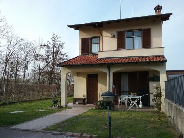 casa indipendente in vendita a Cilavegna