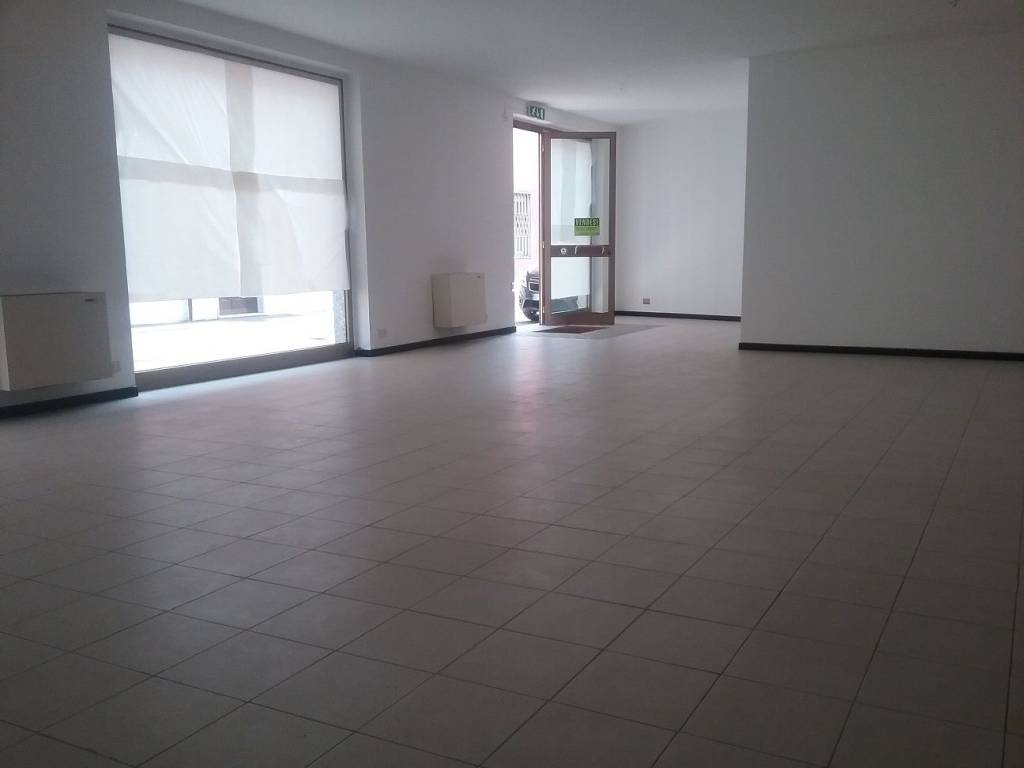 negozio in vendita a Cilavegna