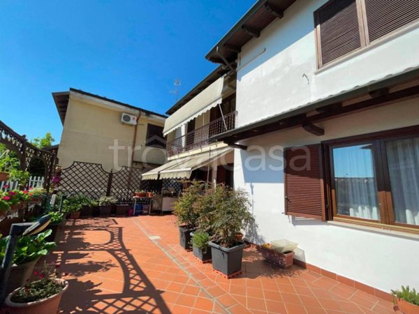 casa indipendente in vendita a Cilavegna