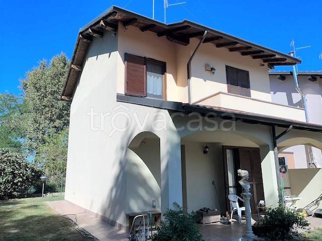 casa indipendente in vendita a Cilavegna