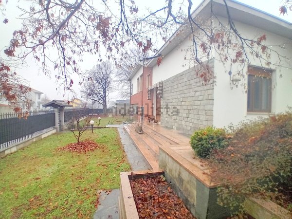casa indipendente in vendita a Cilavegna