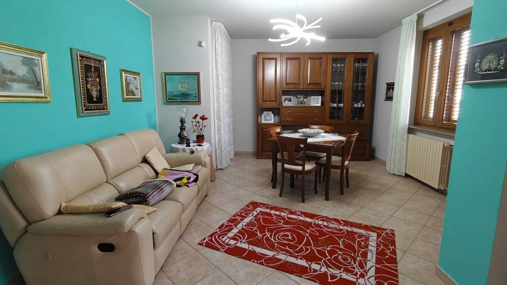 casa indipendente in vendita a Cilavegna