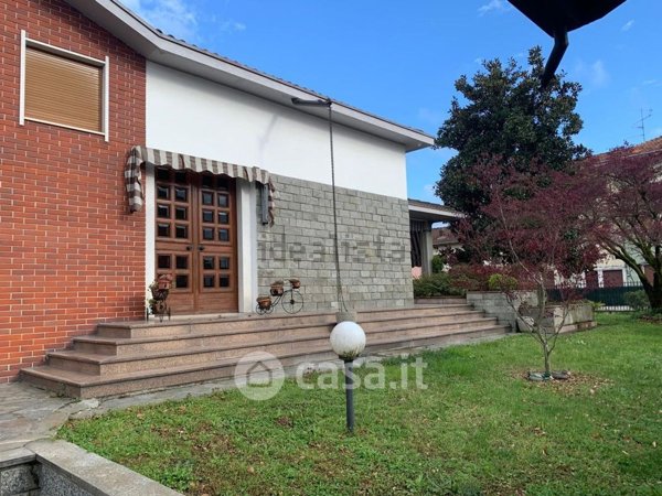 casa indipendente in vendita a Cilavegna