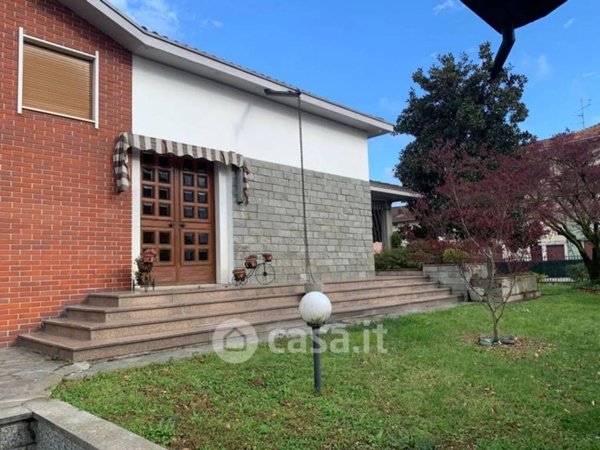 casa indipendente in vendita a Cilavegna