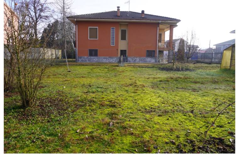 casa indipendente in vendita a Cilavegna