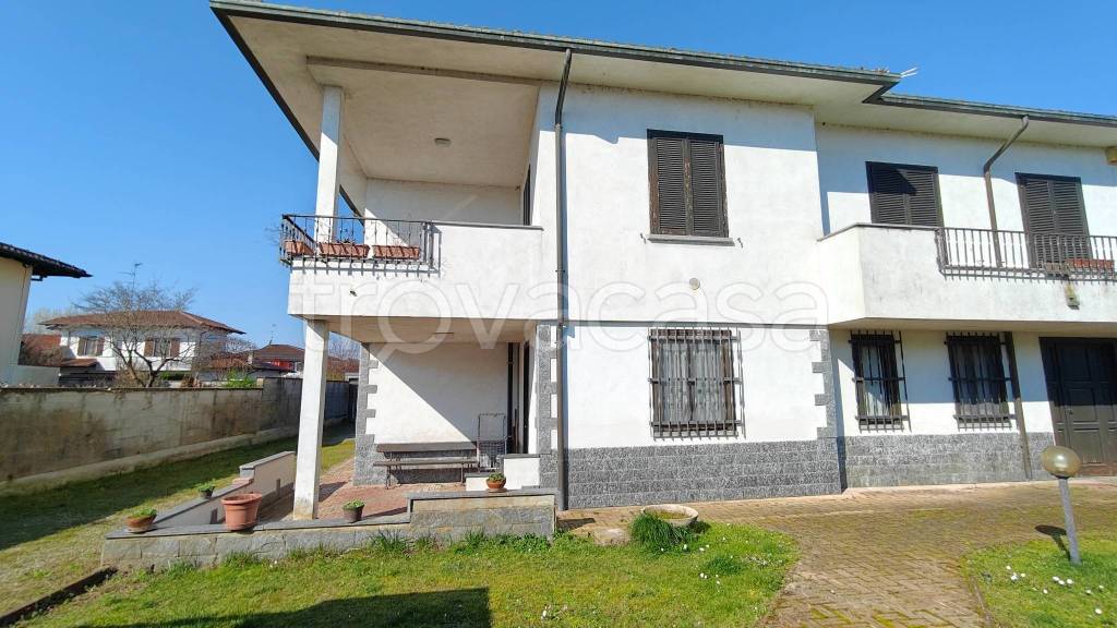 casa indipendente in vendita a Cilavegna