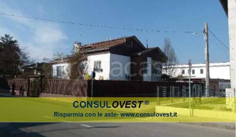 casa indipendente in vendita a Cilavegna