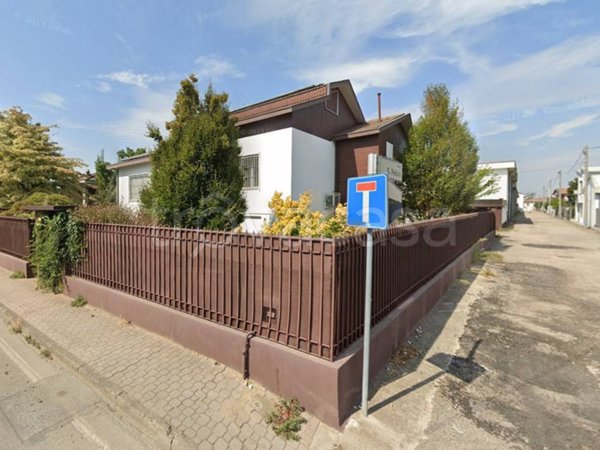 casa indipendente in vendita a Cilavegna