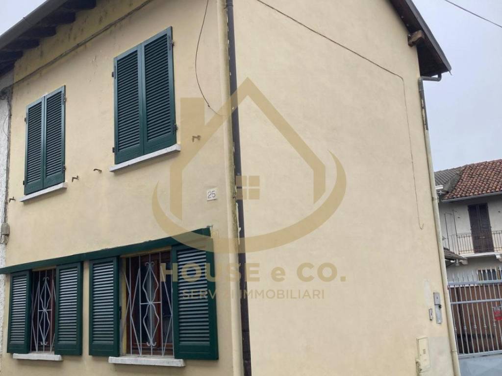 casa indipendente in vendita a Cilavegna