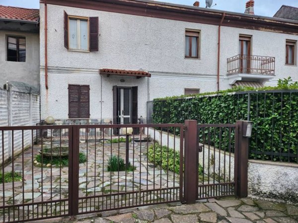 casa indipendente in vendita a Cilavegna