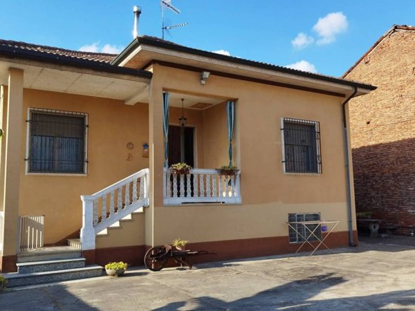 casa indipendente in vendita a Cilavegna