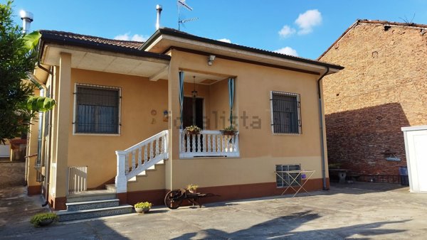 casa indipendente in vendita a Cilavegna