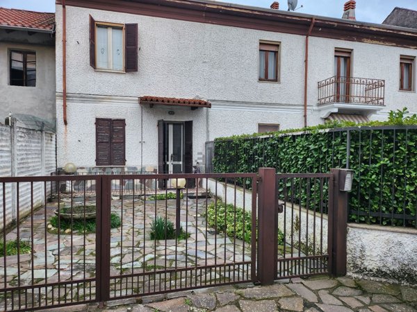 casa indipendente in vendita a Cilavegna