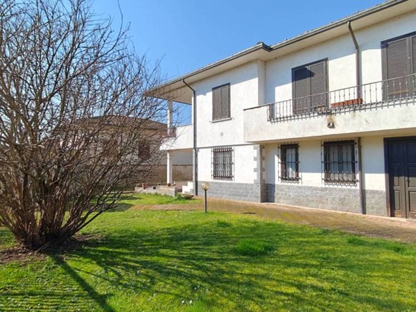 casa indipendente in vendita a Cilavegna
