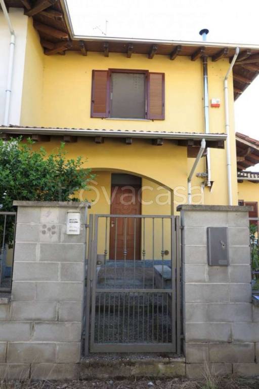 casa indipendente in vendita a Cilavegna