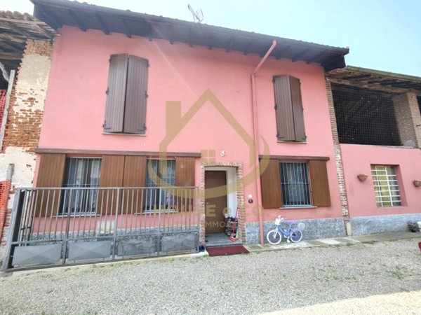 casa indipendente in vendita a Cilavegna