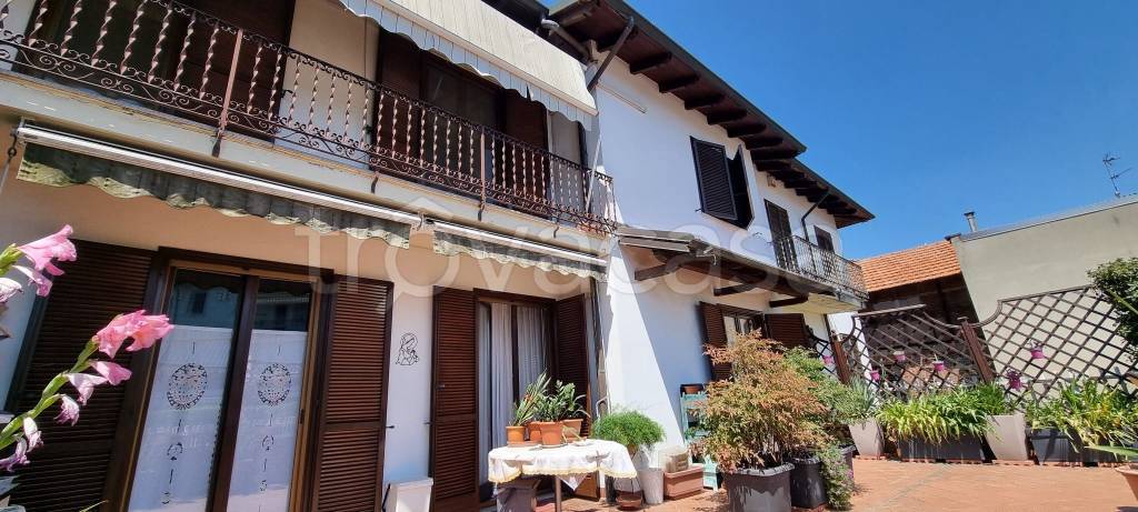 casa indipendente in vendita a Cilavegna