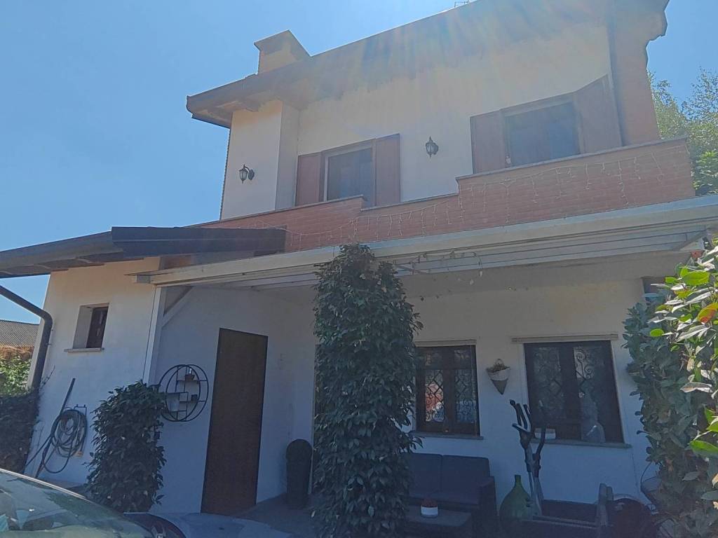 casa indipendente in vendita a Cilavegna