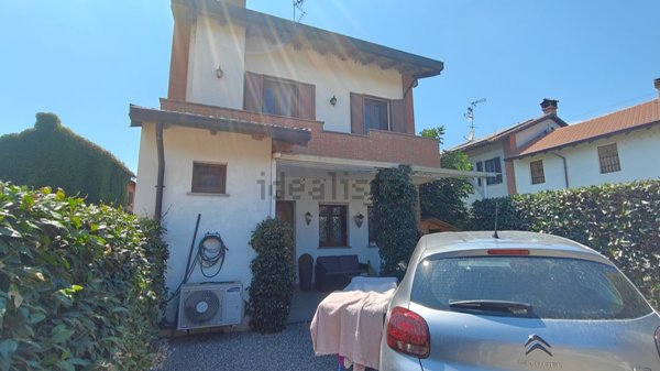 casa indipendente in vendita a Cilavegna