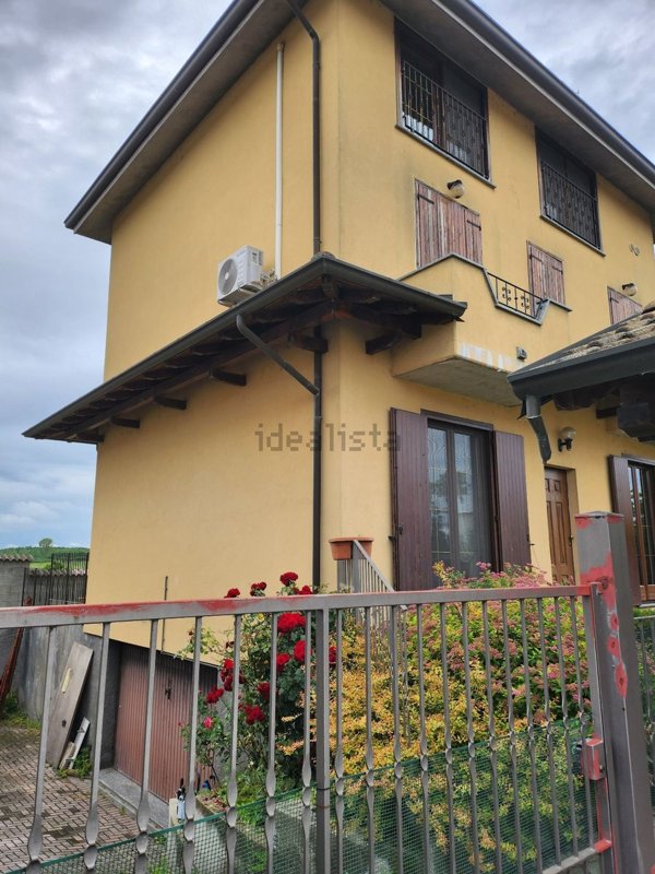 casa indipendente in vendita a Cilavegna