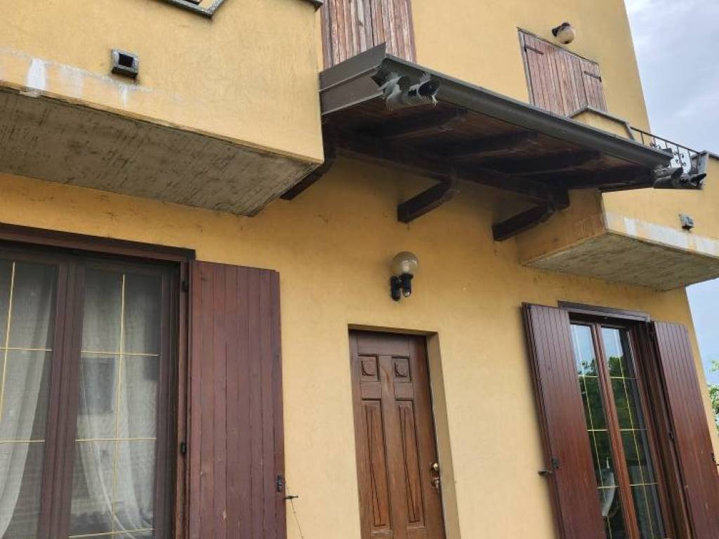 casa indipendente in vendita a Cilavegna