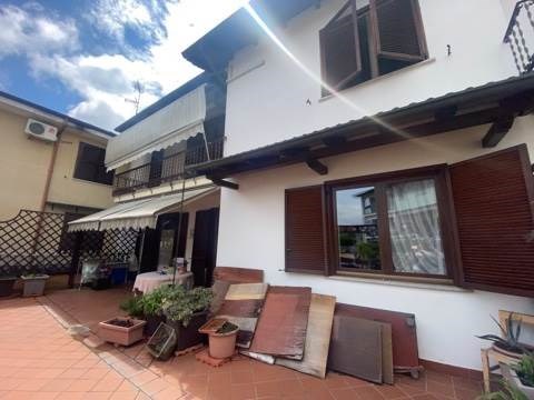 casa indipendente in vendita a Cilavegna